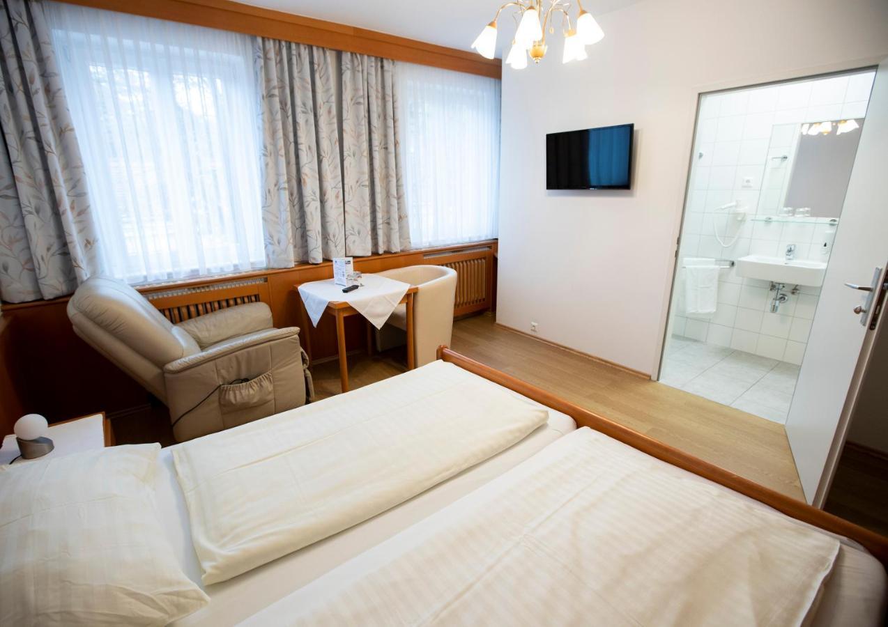 Hotel-Gasthof Martinek บาเดน ภายนอก รูปภาพ