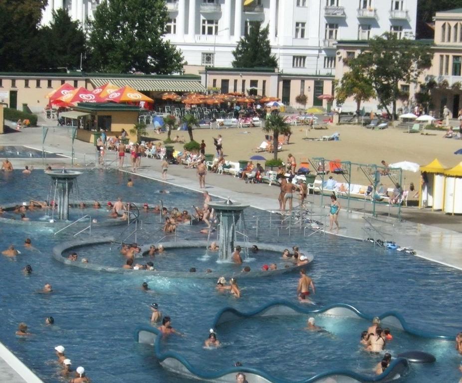 Hotel-Gasthof Martinek บาเดน ภายนอก รูปภาพ