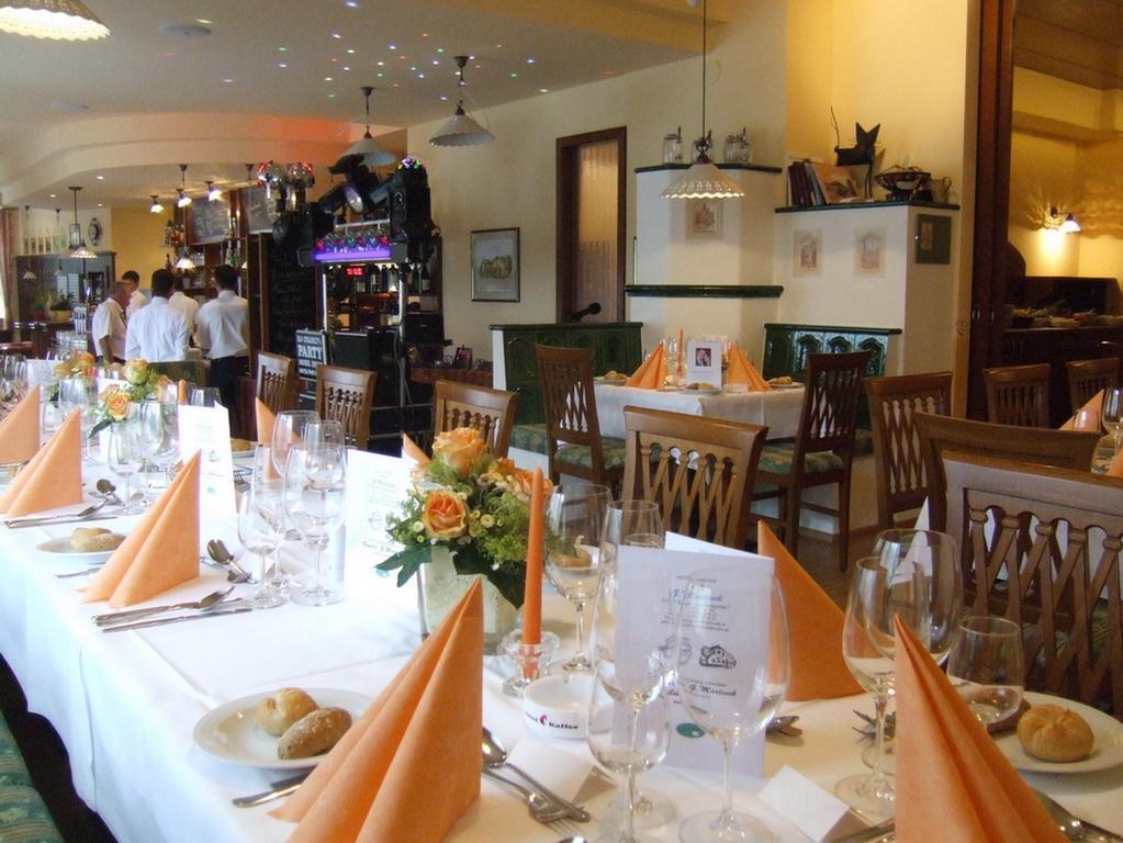 Hotel-Gasthof Martinek บาเดน ภายนอก รูปภาพ