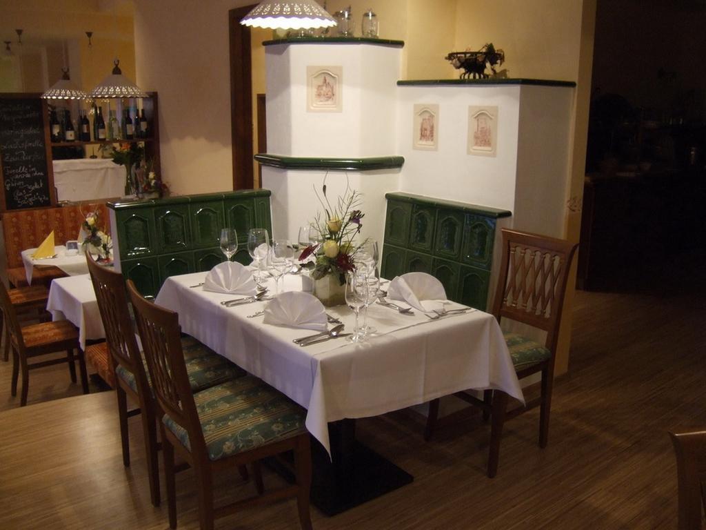 Hotel-Gasthof Martinek บาเดน ภายนอก รูปภาพ