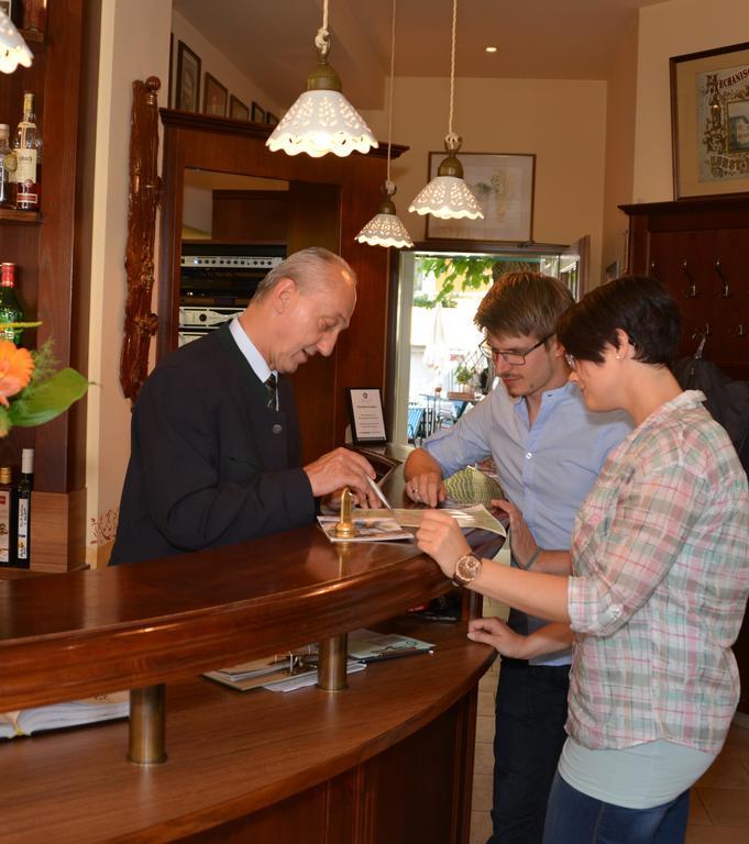 Hotel-Gasthof Martinek บาเดน ภายนอก รูปภาพ